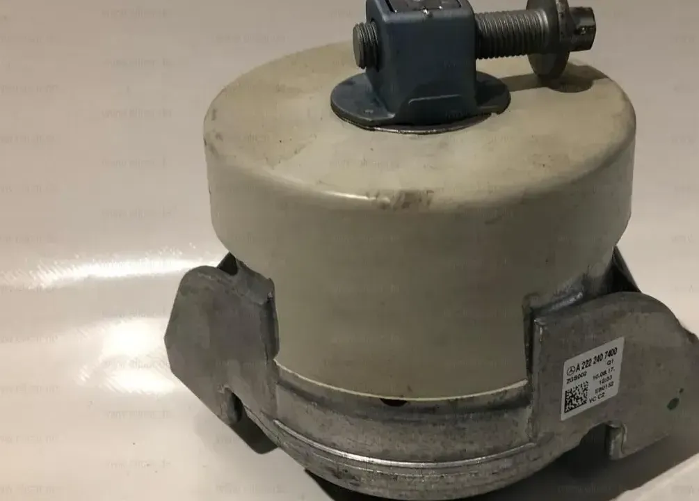 ENGINE MOUNT